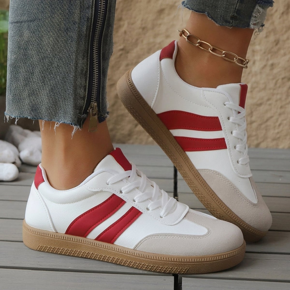 basket femme style rétro à lacets en rouge & blanc