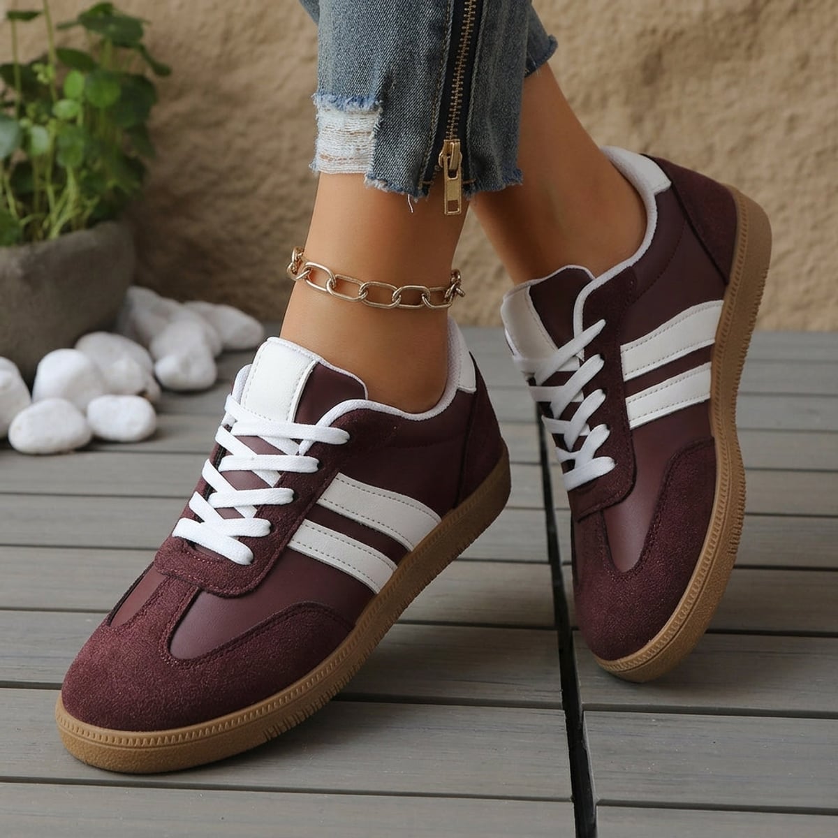 basket femme style rétro à lacets en bordeaux & blanc