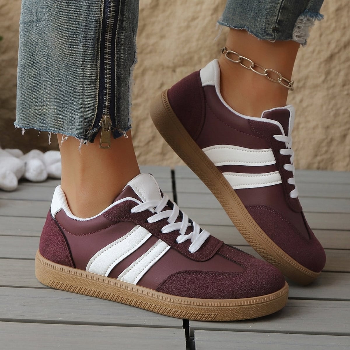 basket femme style rétro à lacets en bordeaux & blanc