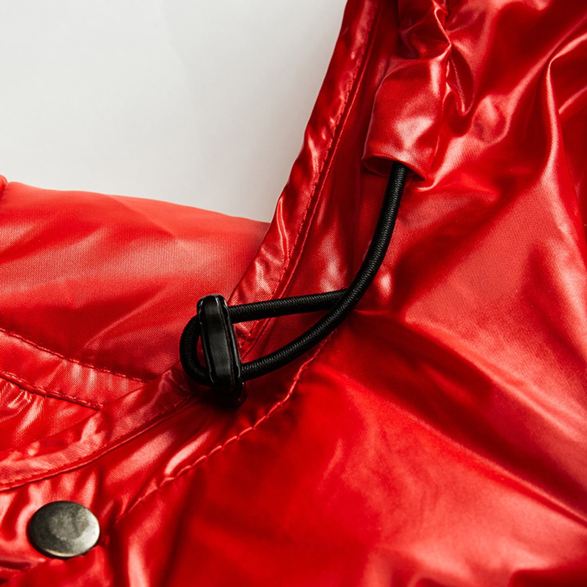 doudoune homme brillante à capuche en rouge