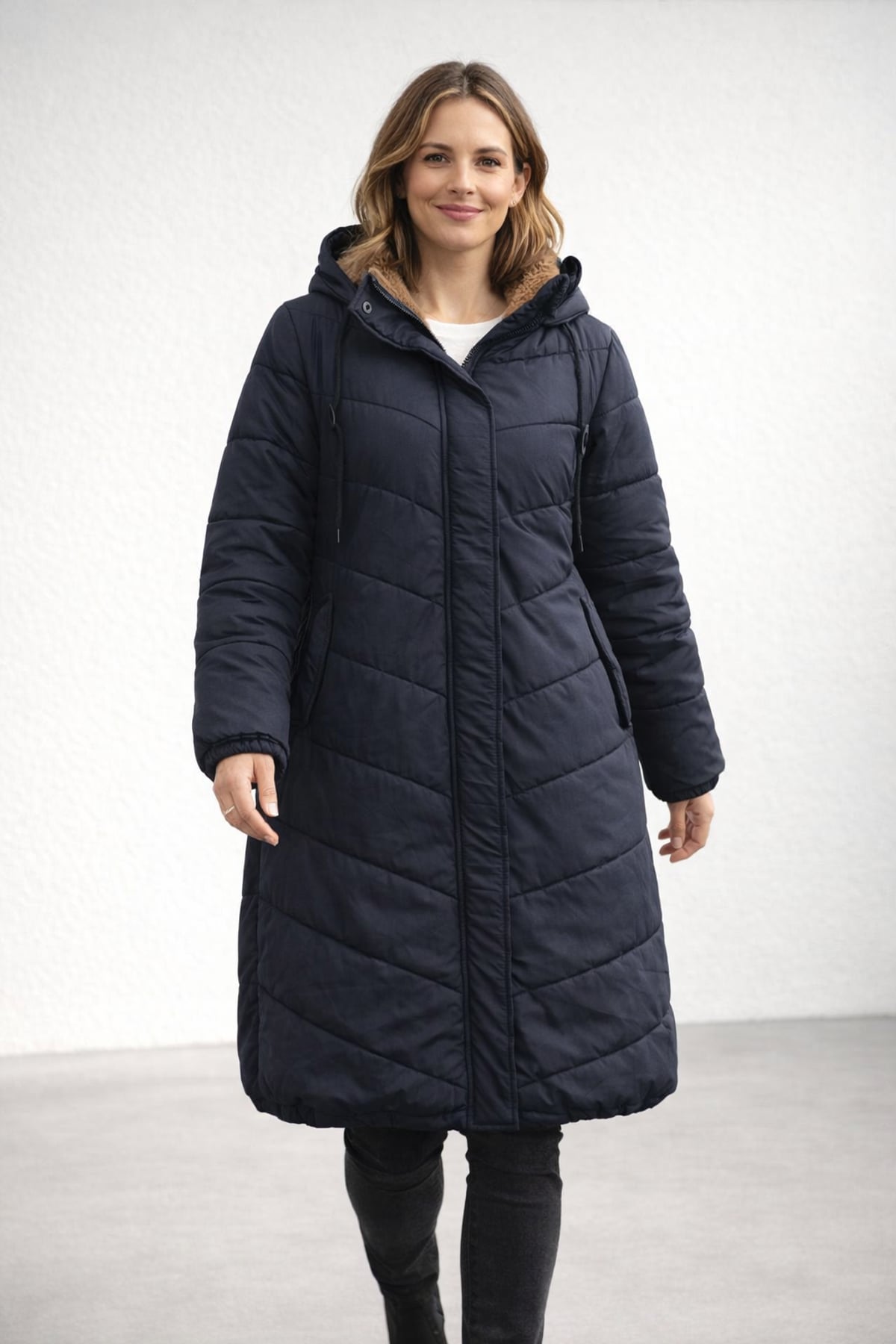 doudoune longue femme à capuche matelassée en Bleu marine