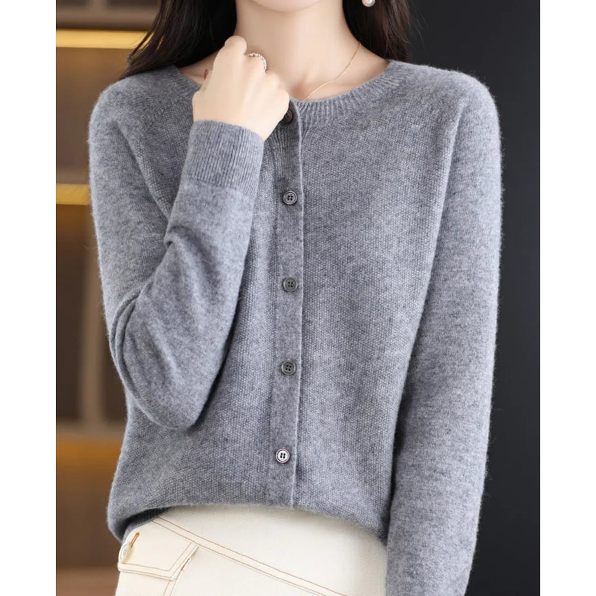 gilet femme col rond manches longues boutonné en gris