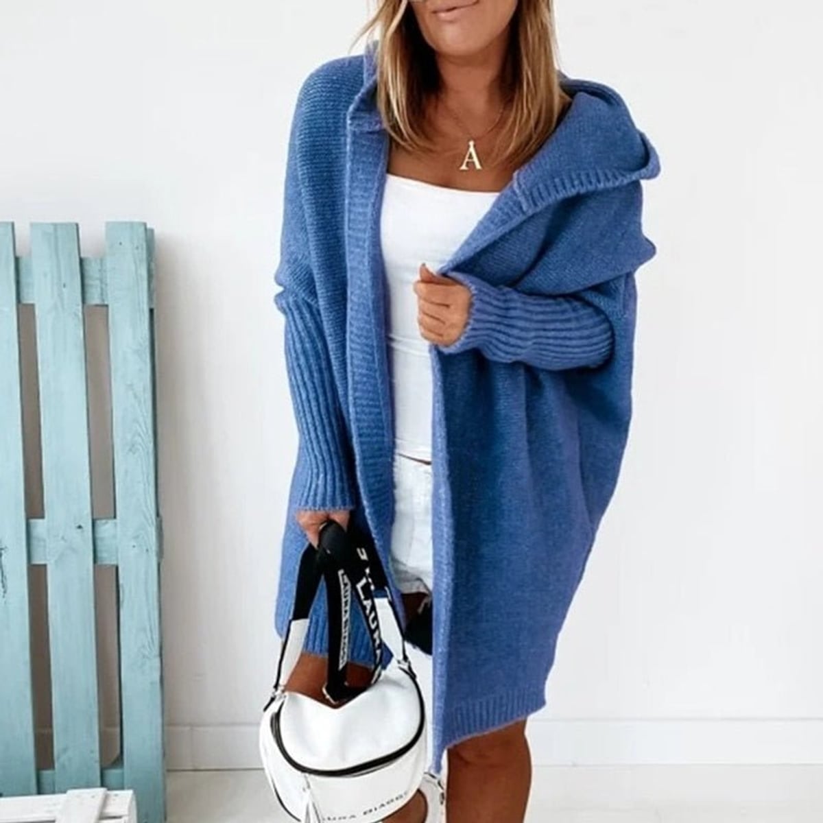 gilet long femme oversize à capuche en bleu