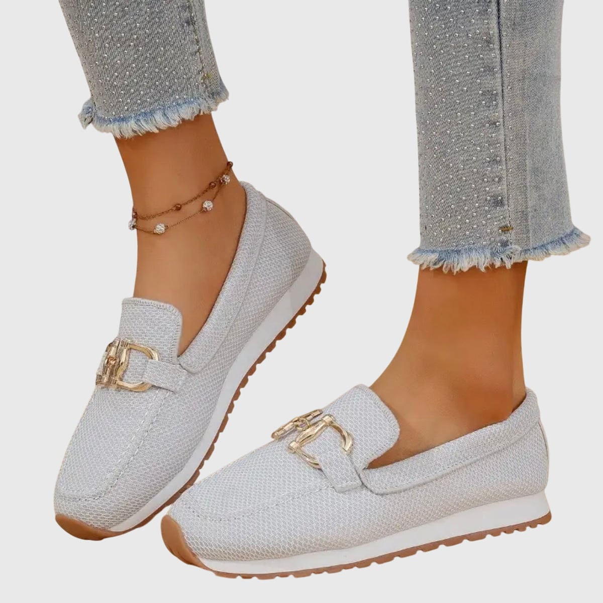 mocassin femme sans lacets boucle dorée en blanc