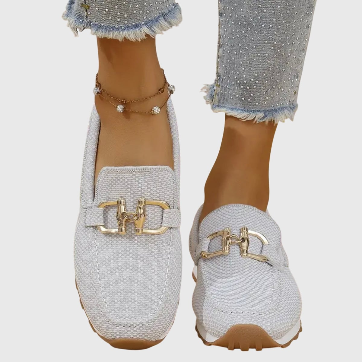 mocassin femme sans lacets boucle dorée en blanc
