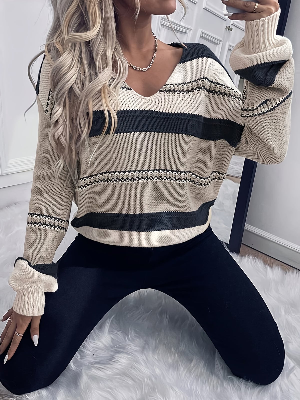pull femme col en v rayures oversize en crème & marine