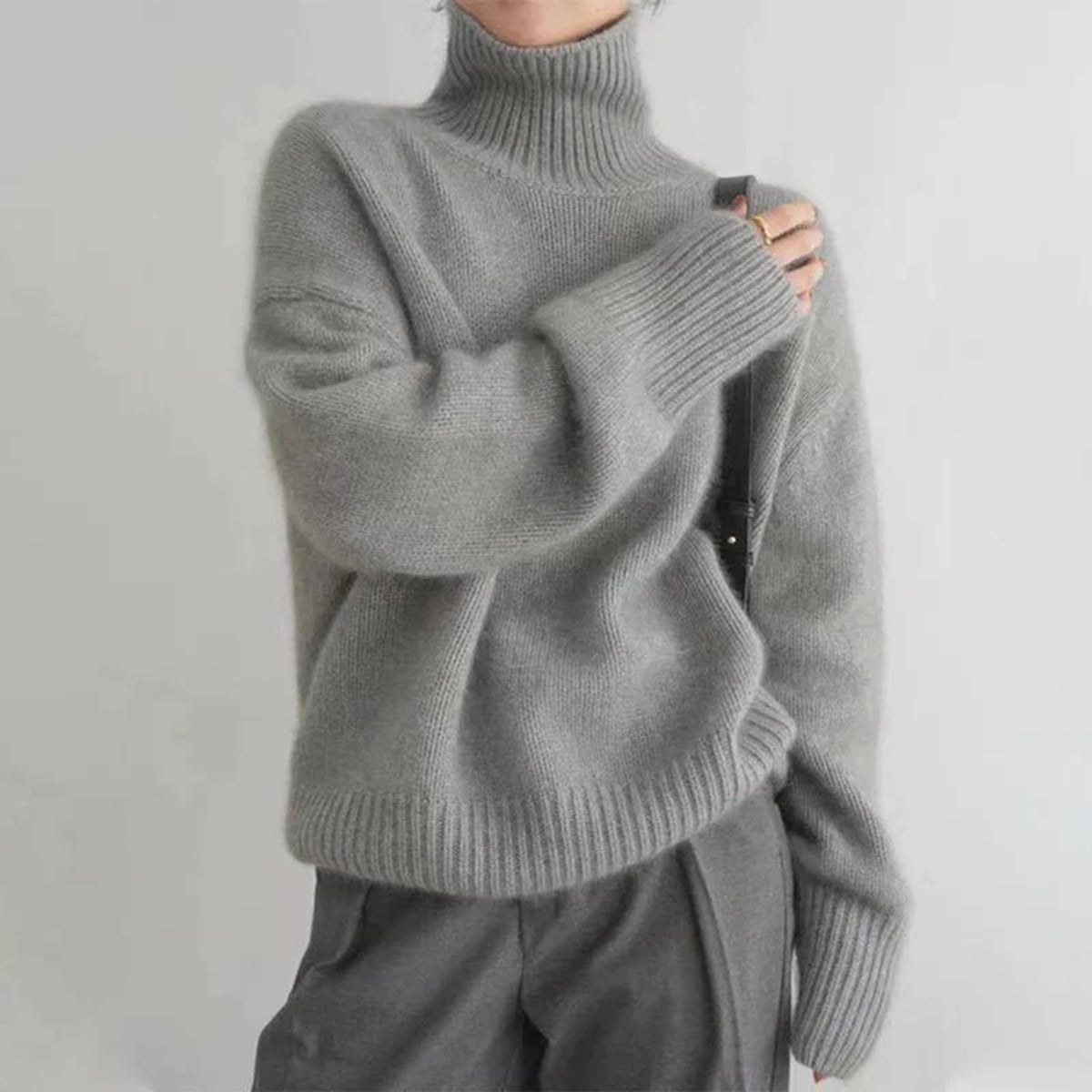 pull femme col roulé oversize en gris