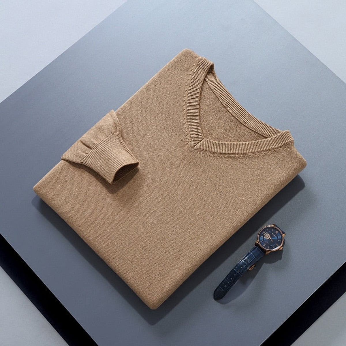 pull homme col en v coupe ajustée en kaki