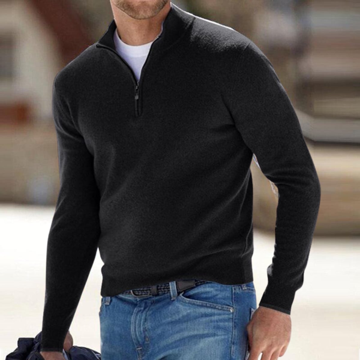 pull homme col zippé coupe ajustée en noir