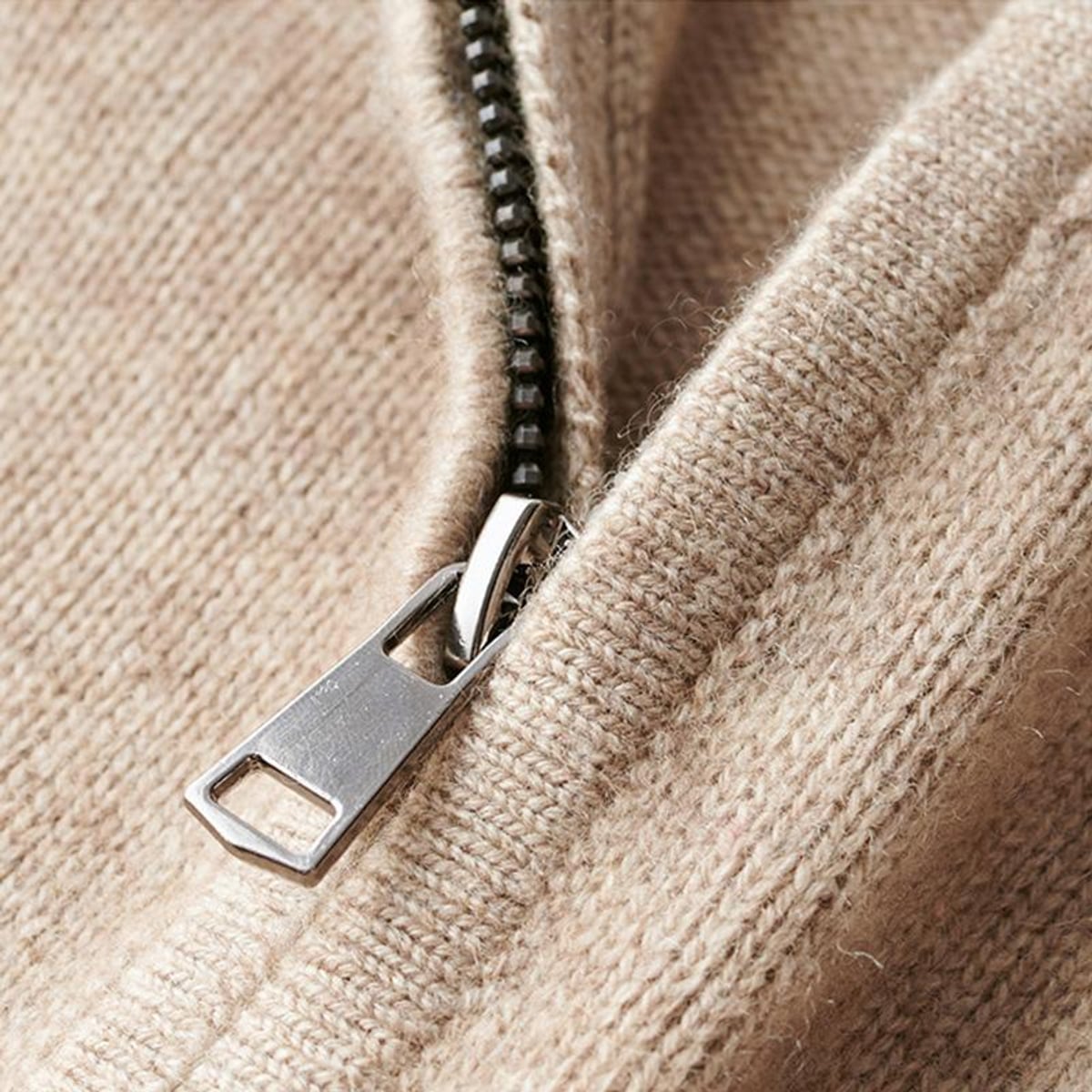 pull homme col zippé coupe ajustée