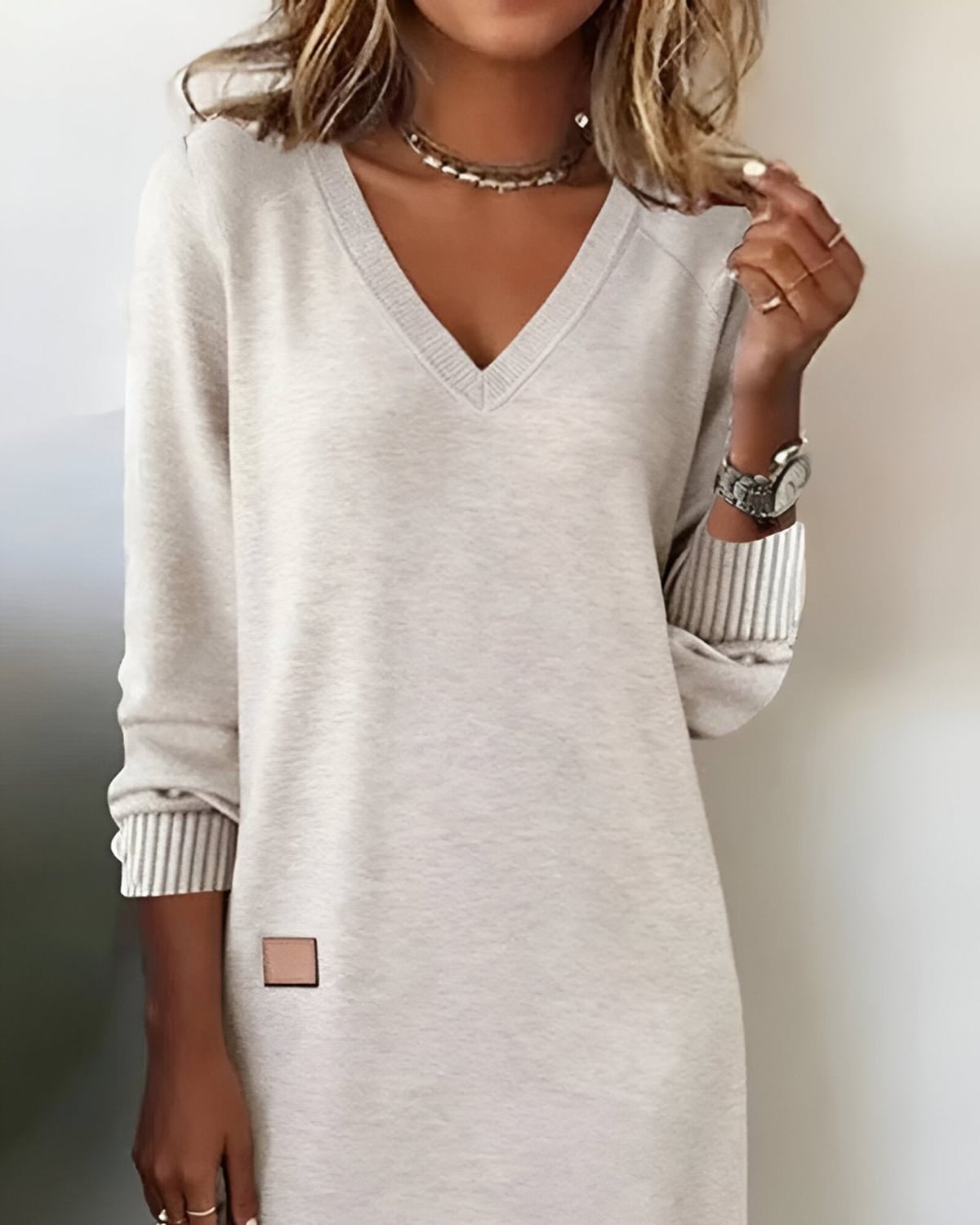 robe femme mi-longue col en v manches longues en blanc