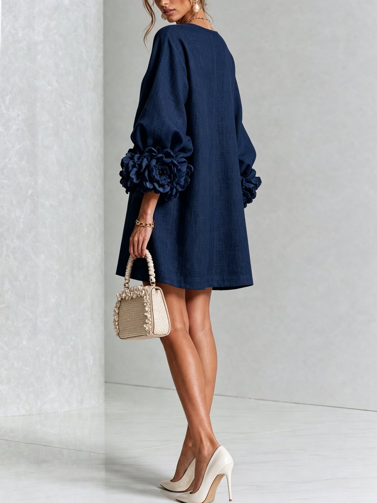 robe femme trapèze manches bouffantes boutons floraux en bleu marine