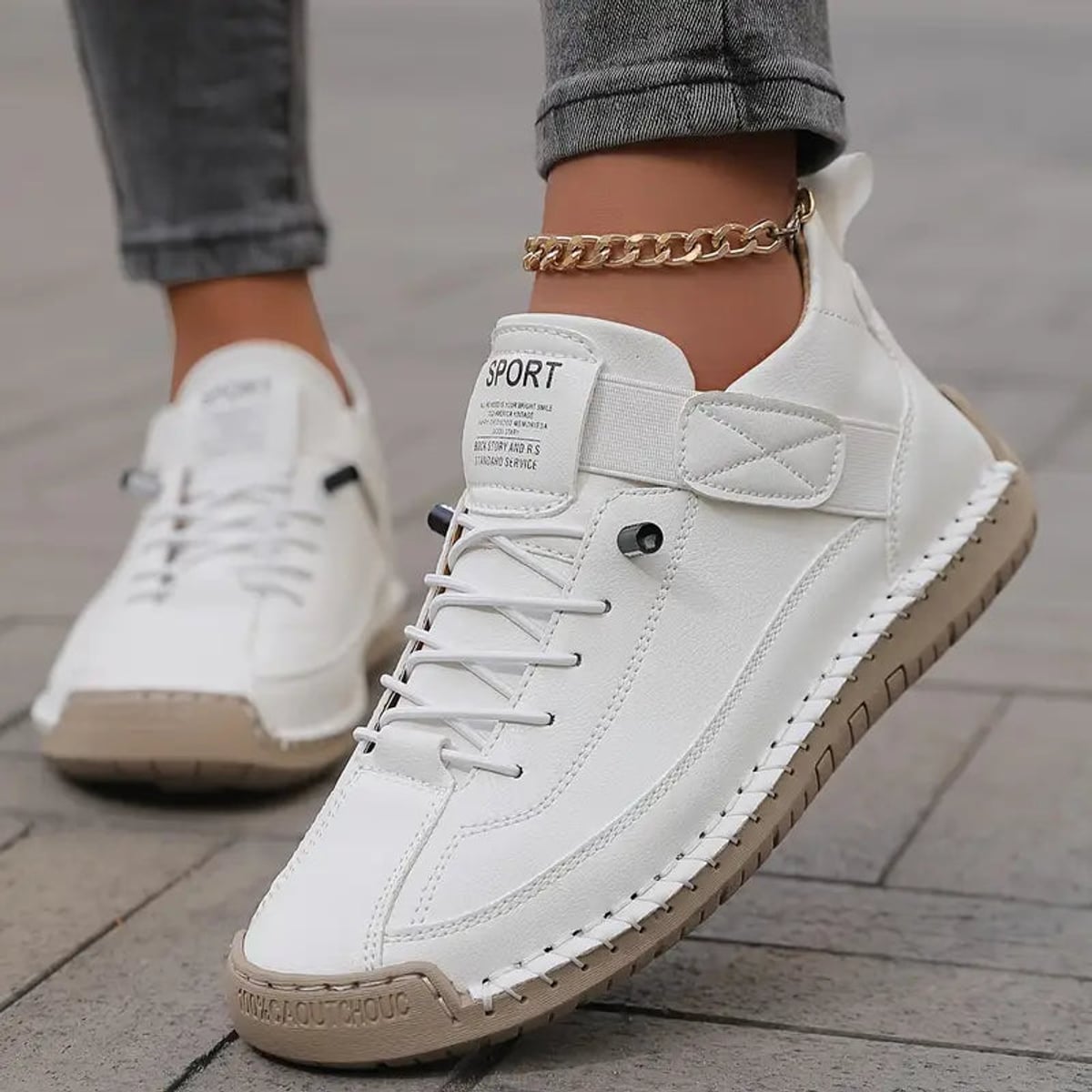sneakers femme sans lacets bout rond en blanc