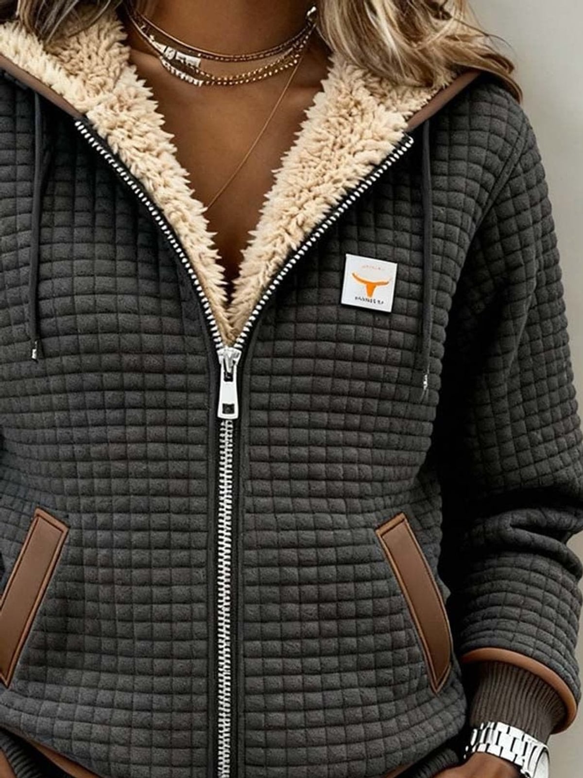veste femme matelassée à capuche zippée