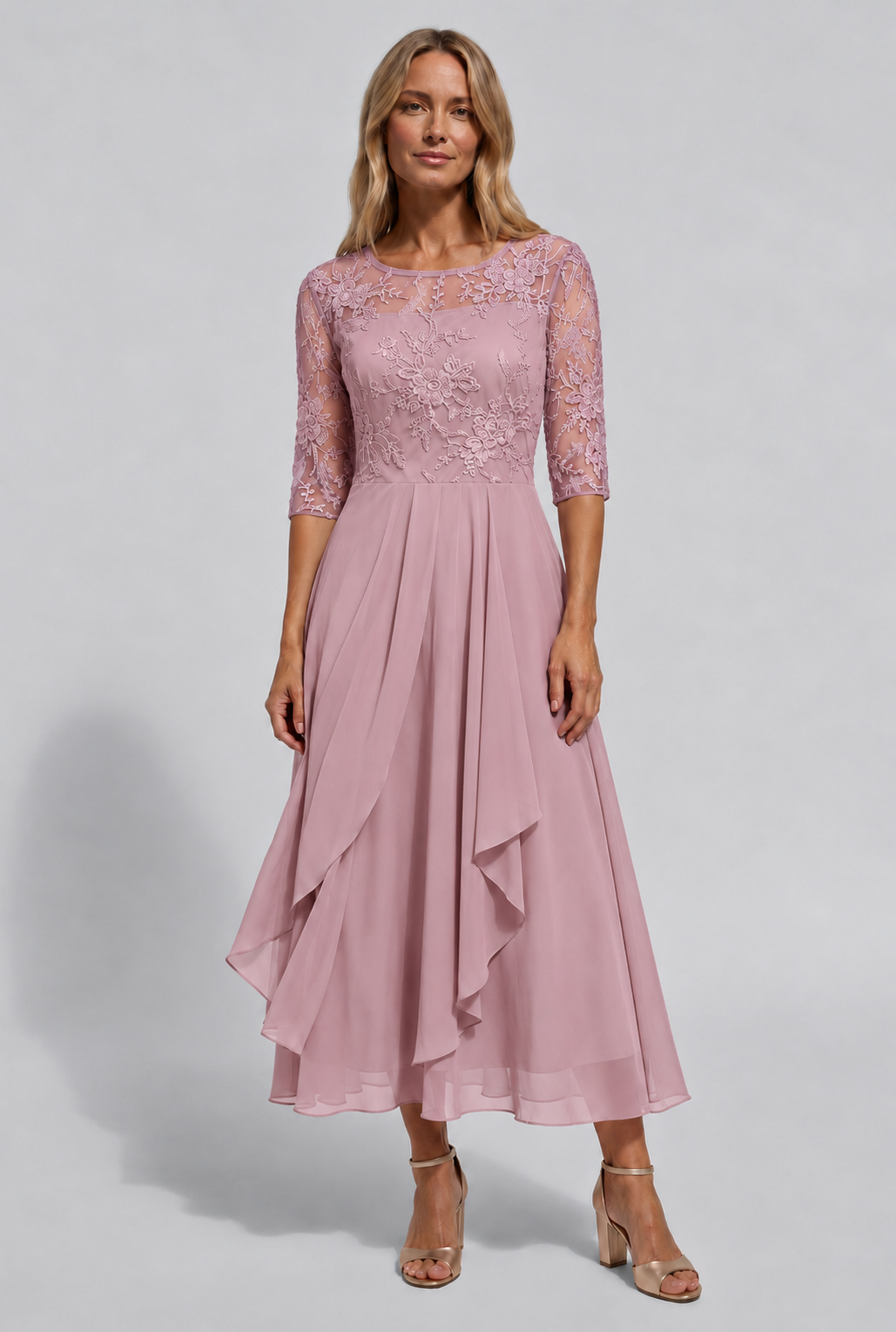 robe femme mi-longue brodée coupe évasée en rose