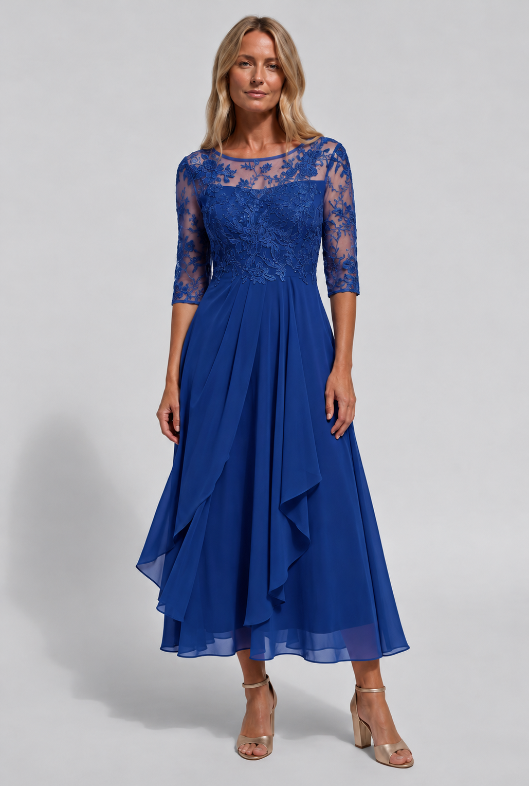 robe femme mi-longue brodée coupe évasée en Bleu foncé