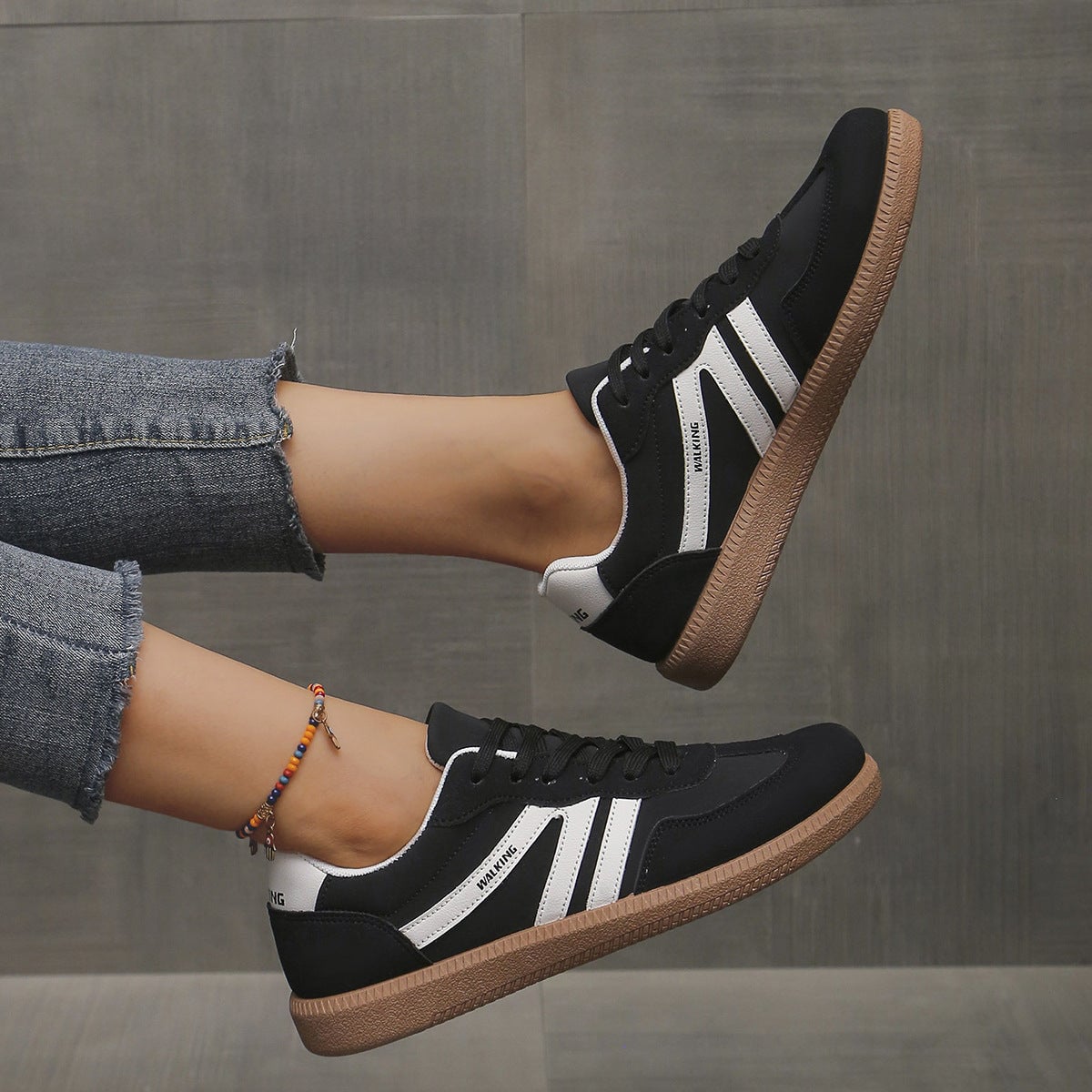 basket femme style rétro semelle gomme en noir