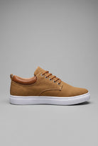 basket homme lacets semelle blanche en marron
