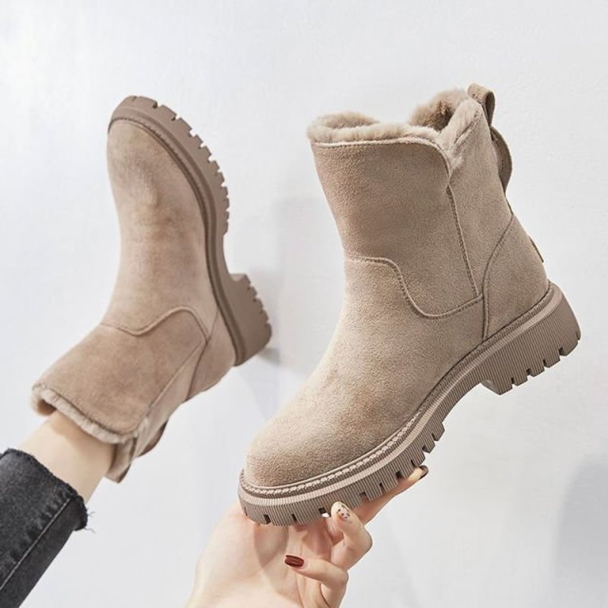 boots femme fourrées plateforme crantée en abricot