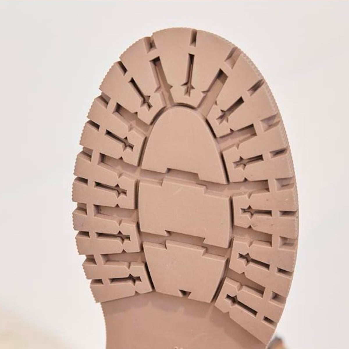 boots femme fourrées plateforme crantée en abricot