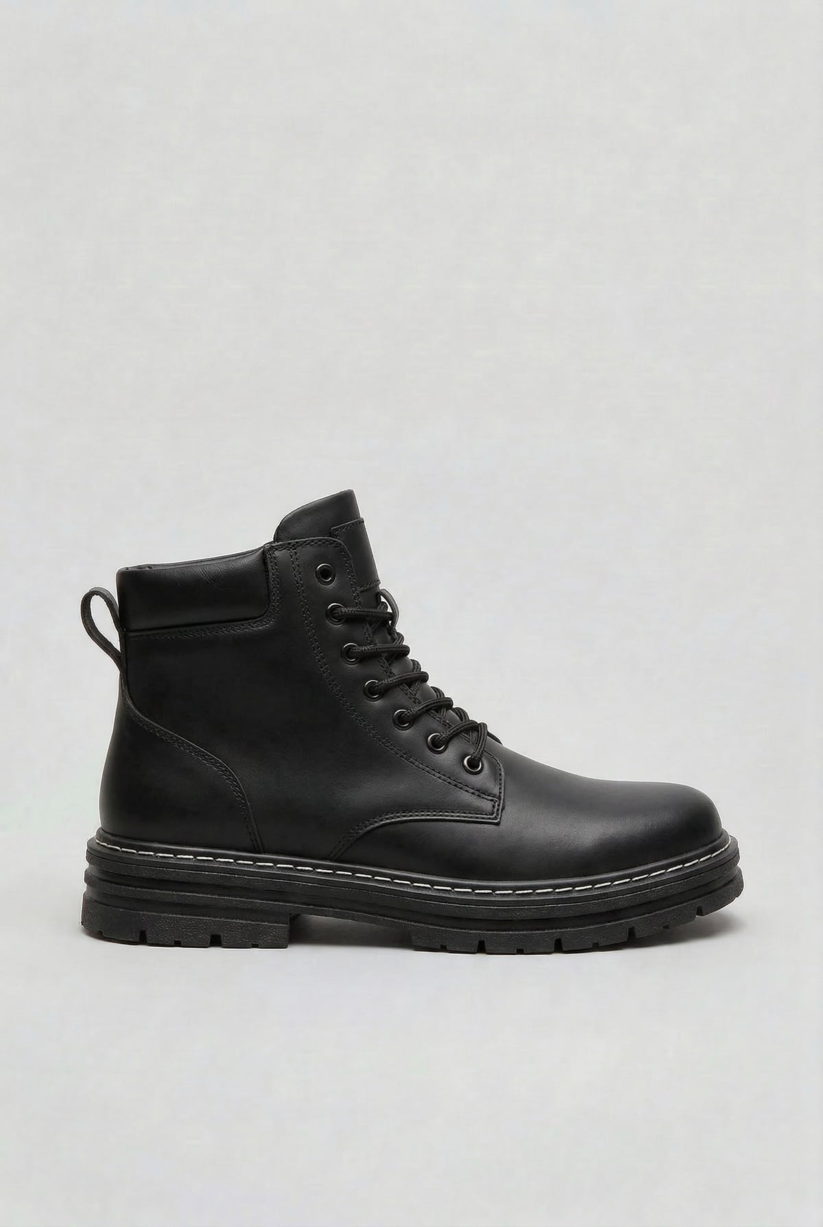 boots homme lacets semelle crantée en noir