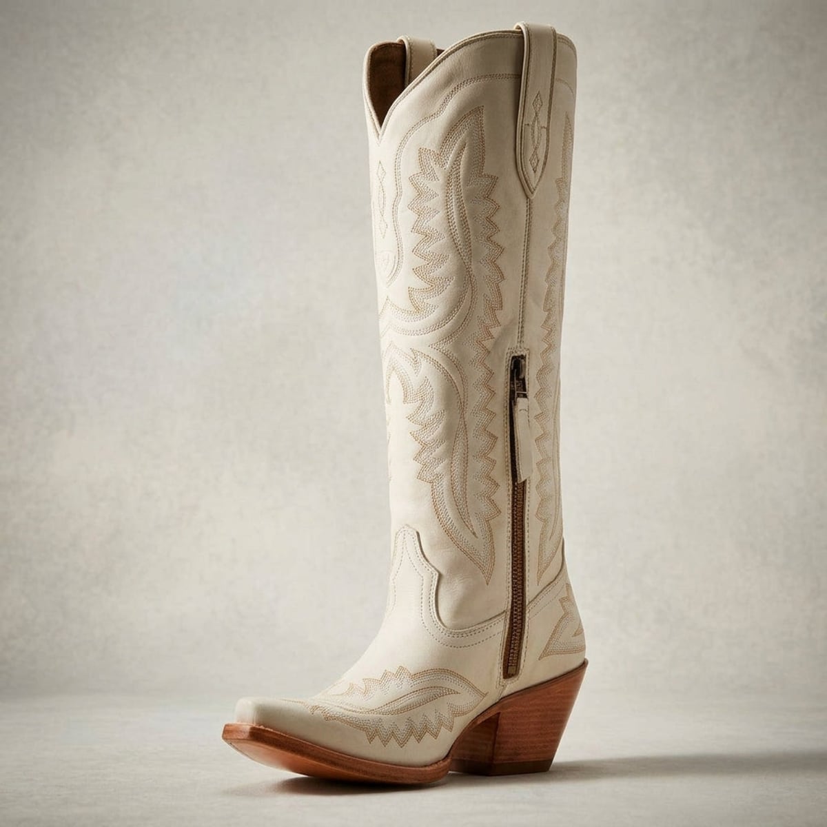 bottes cowboy femme tige haute talon bloc en blanc