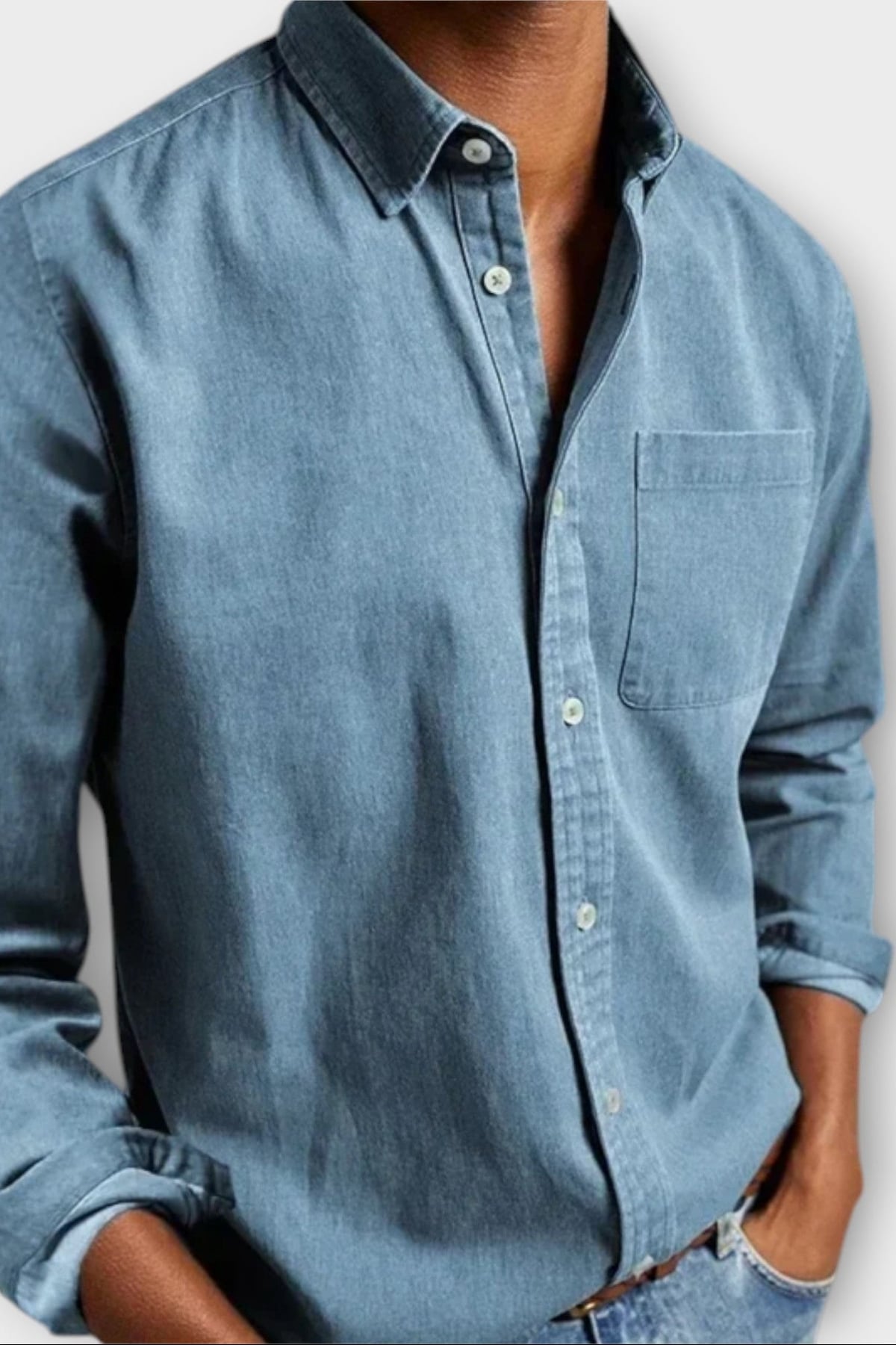 chemise homme col boutonné manches longues en bleu clair