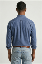 chemise homme col boutonné manches longues en bleu