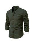 chemise homme col montant coupe slim manches longues en vert foncé