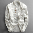 chemise homme coupe droite col rond en blanc