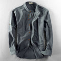 chemise homme coupe droite col rond en gris foncé