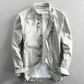 chemise homme coupe droite col rond en gris clair