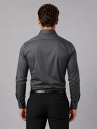chemise homme coupe slim col classique boutons poignets
