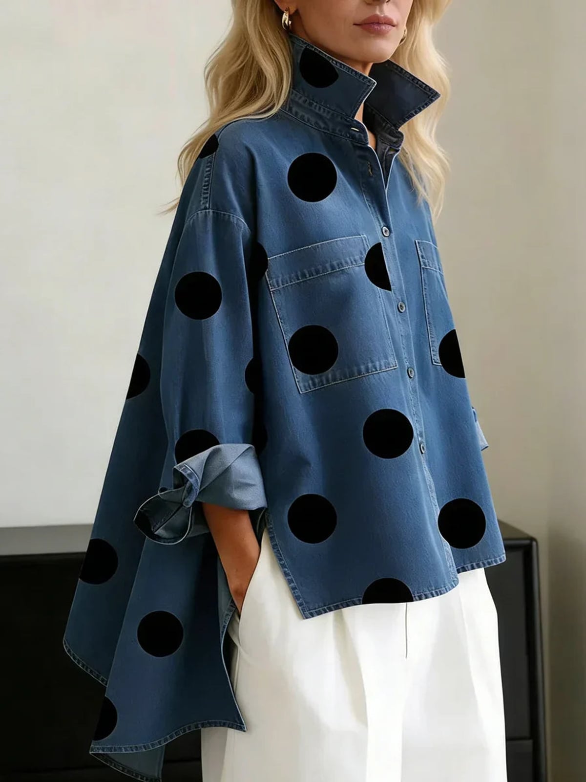 chemisier femme oversize à pois col montant en bleu