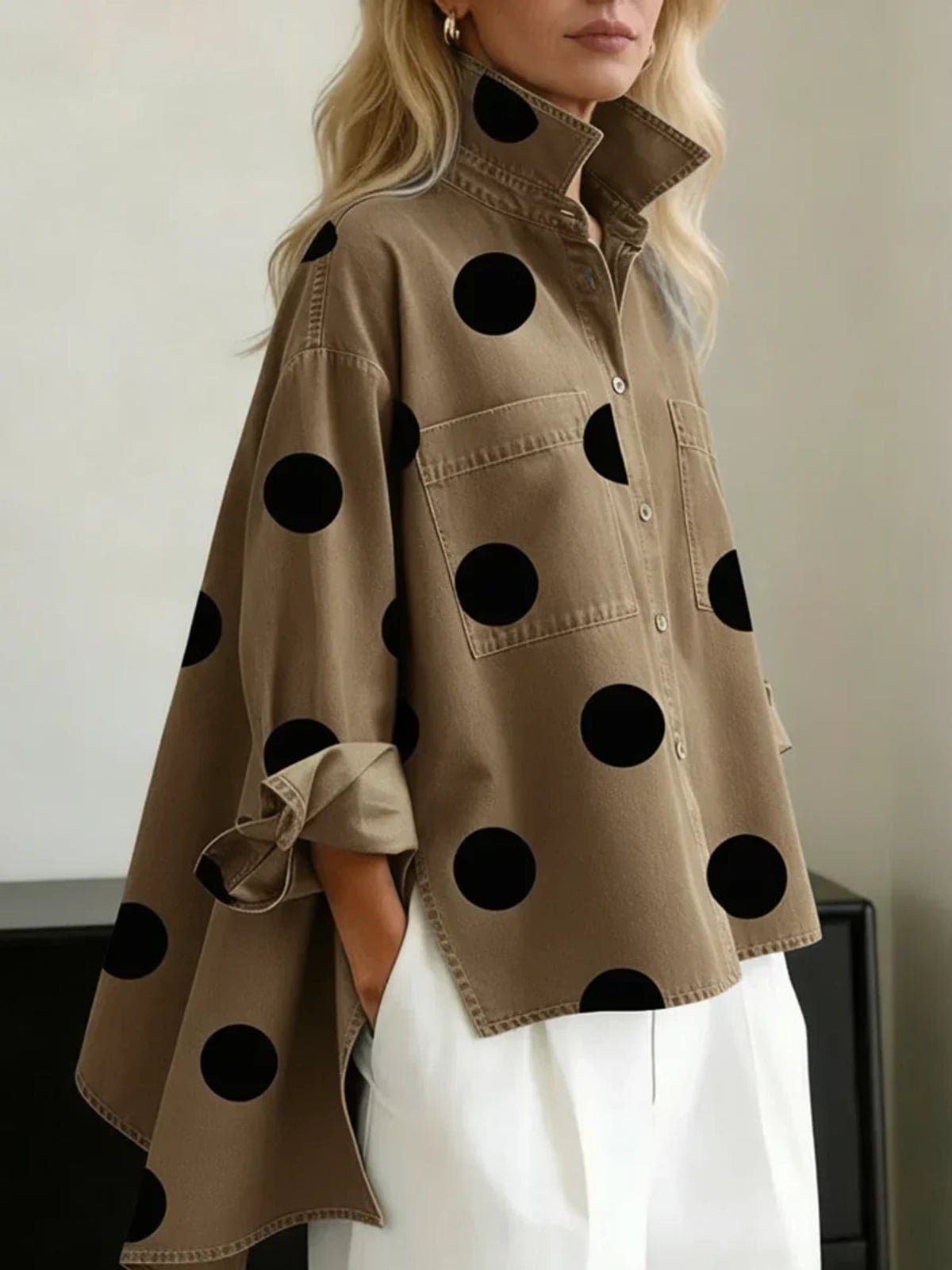 chemisier femme oversize à pois col montant en kaki