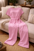combinaison pantalon femme manches courtes ceinturée en rose