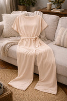 combinaison pantalon femme manches courtes ceinturée en beige