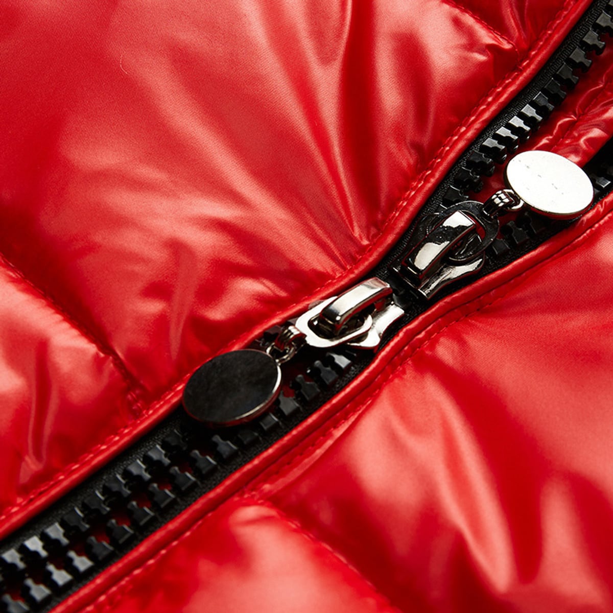 doudoune homme brillante à capuche en rouge