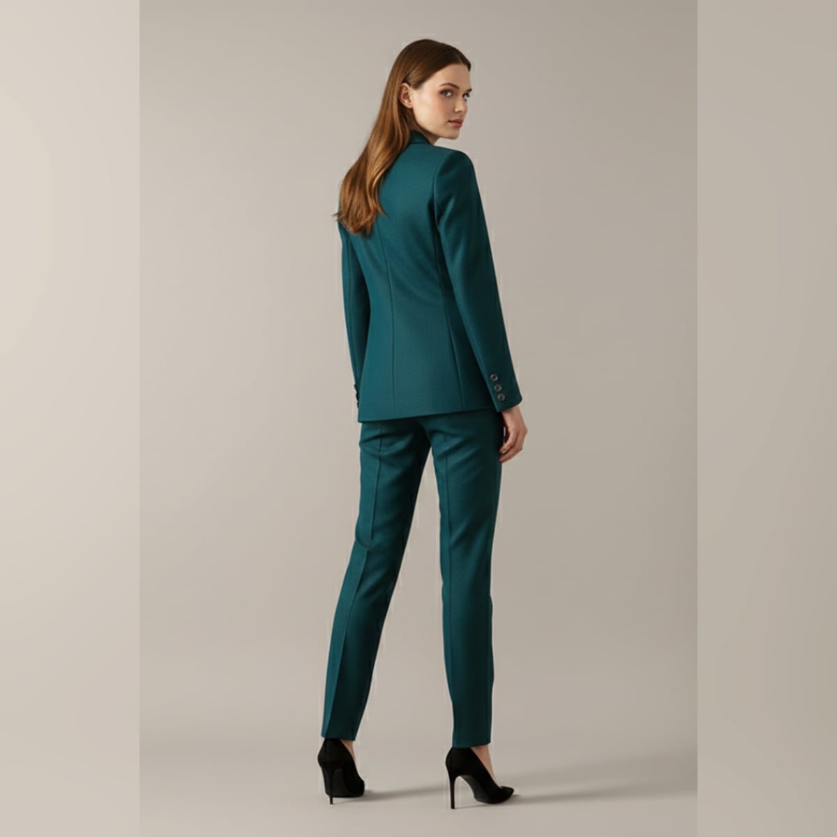 ensemble tailleur femme blazer et pantalon droit