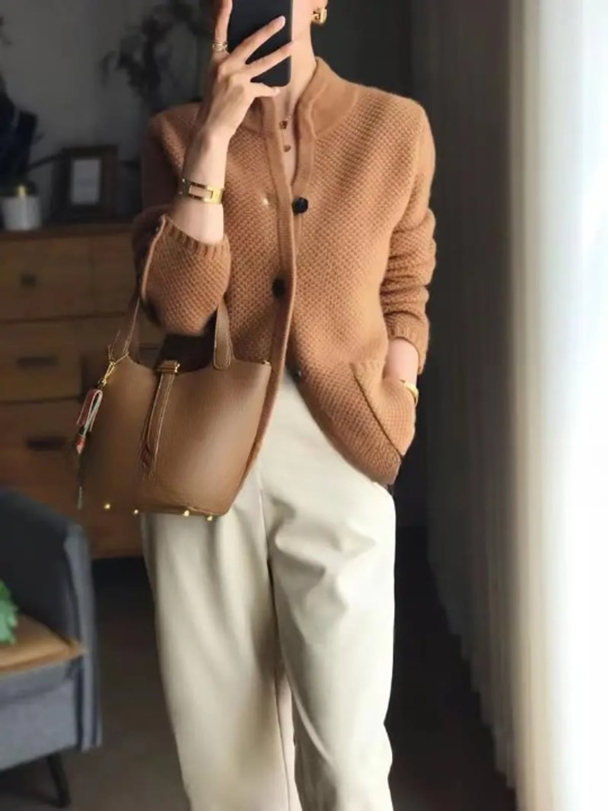 gilet femme boutonné col montant poches en marron