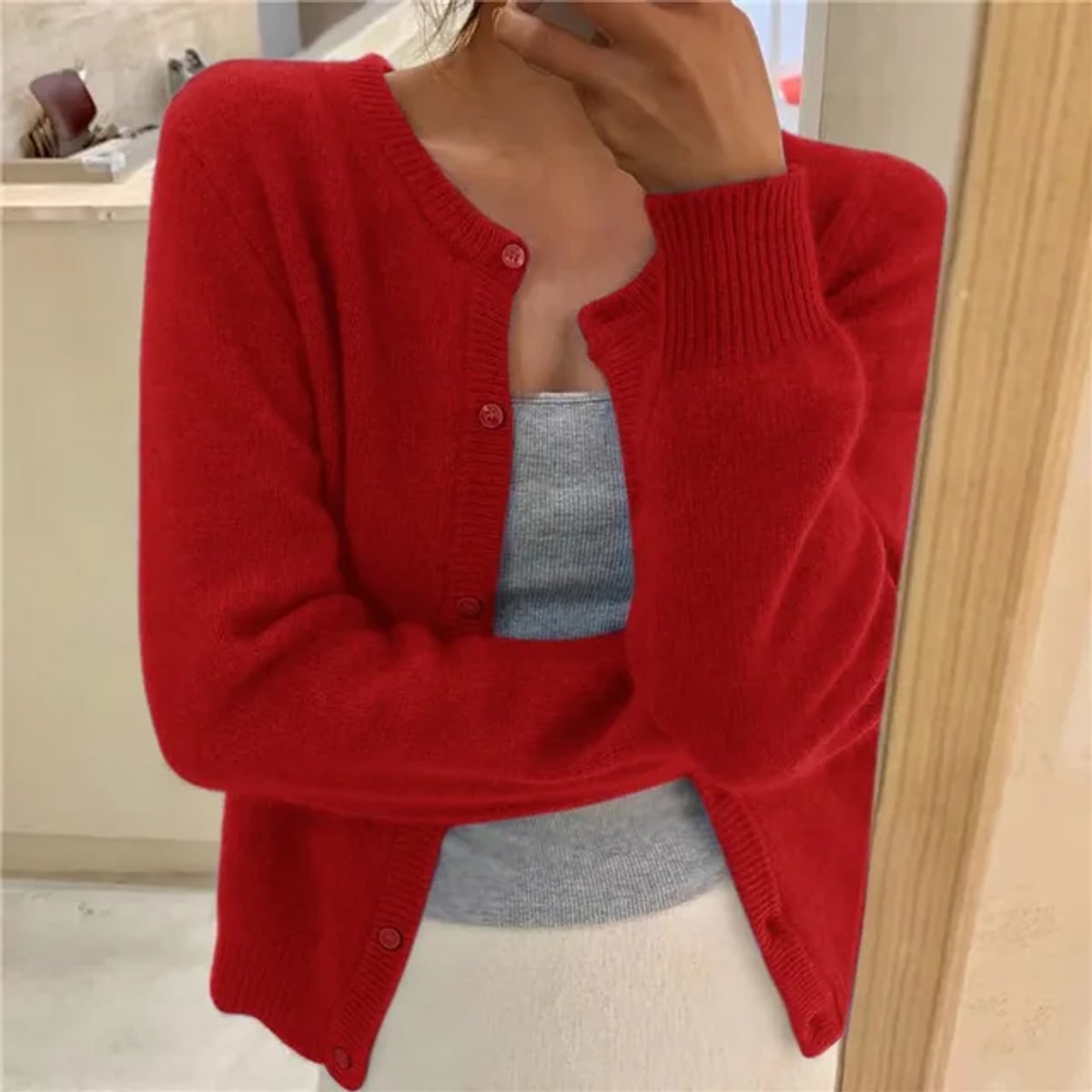 gilet femme col rond coupe ample boutonné en rouge