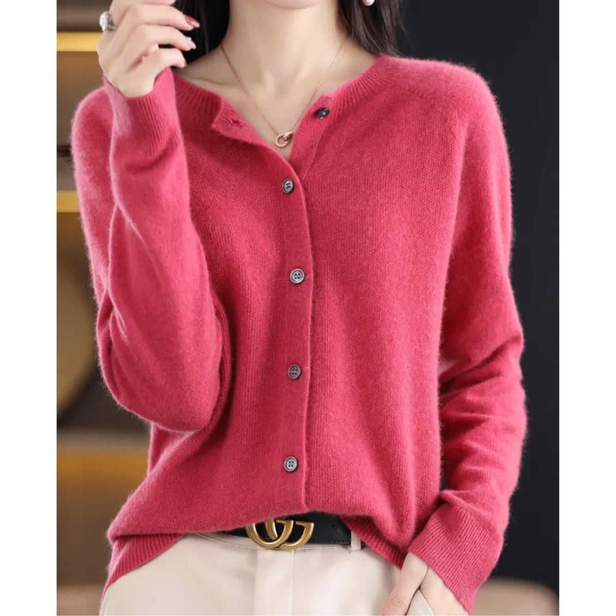 gilet femme col rond manches longues boutonné en rose vif