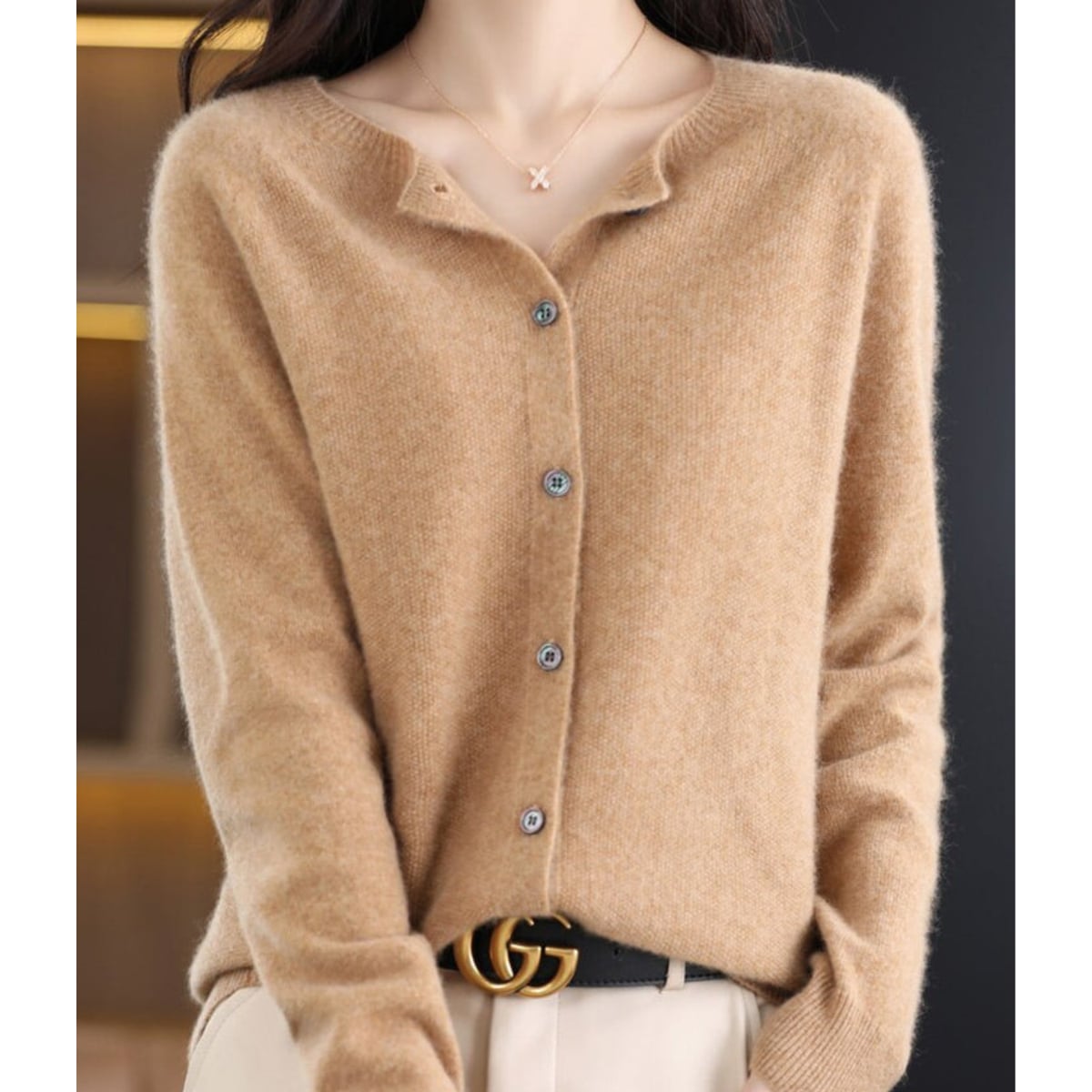 gilet femme col rond manches longues boutonné en marron clair