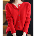 gilet femme col rond manches longues boutonné en rouge
