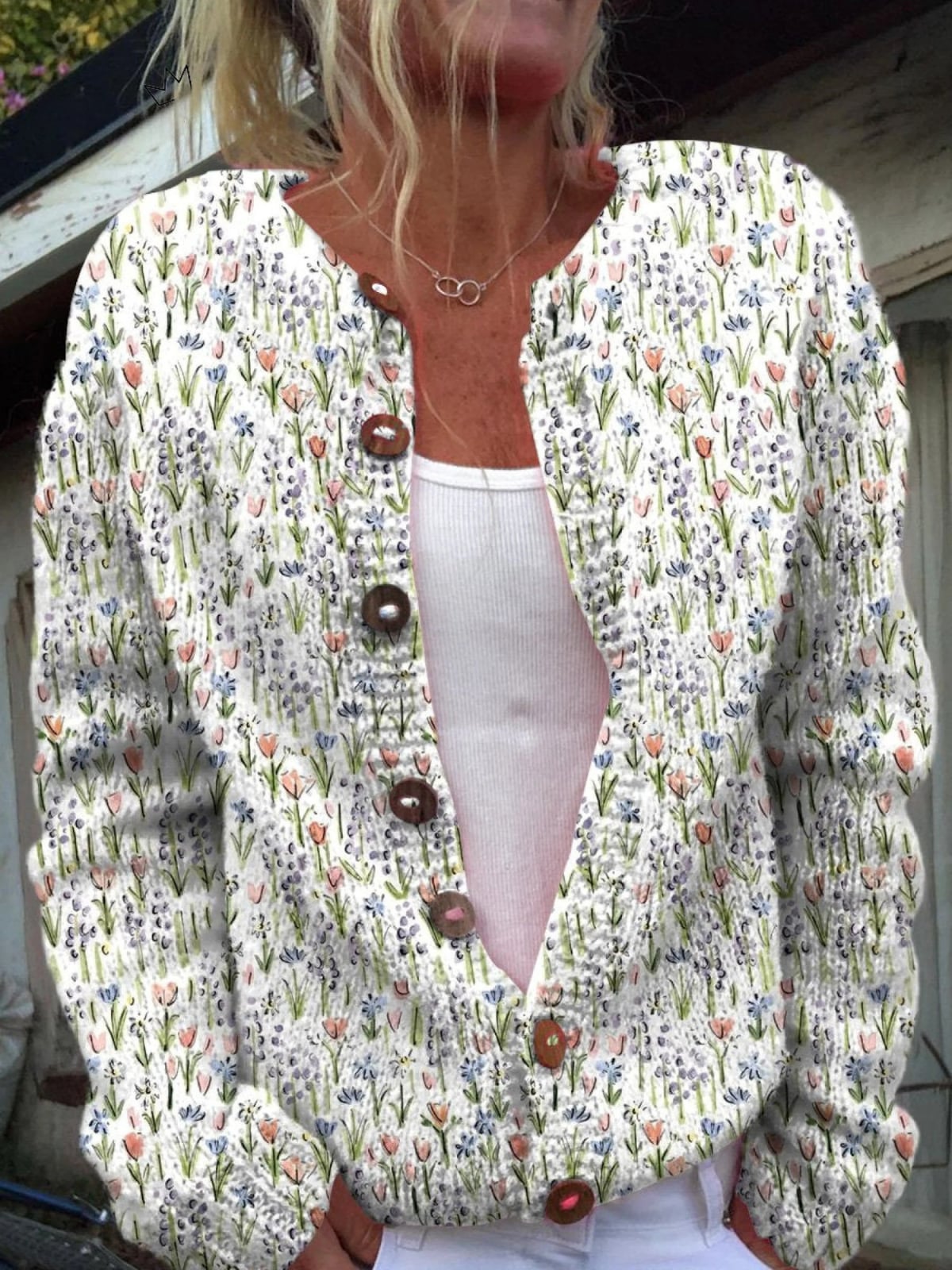gilet femme fleuri manches longues boutonné en blanc