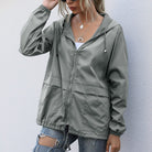 imperméable femme à capuche coupe ample en gris clair