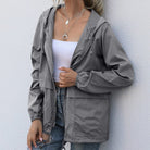 imperméable femme à capuche coupe ample en anthracite