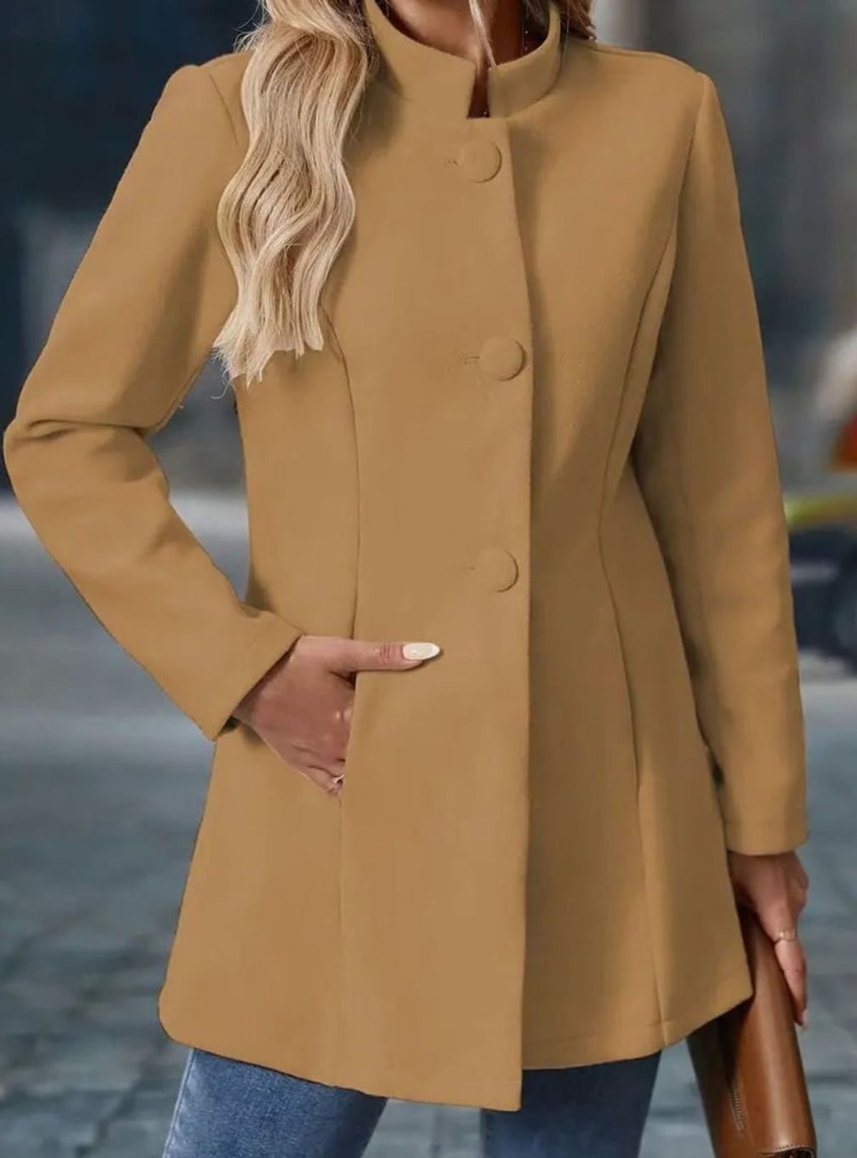 manteau femme col montant boutons en beige
