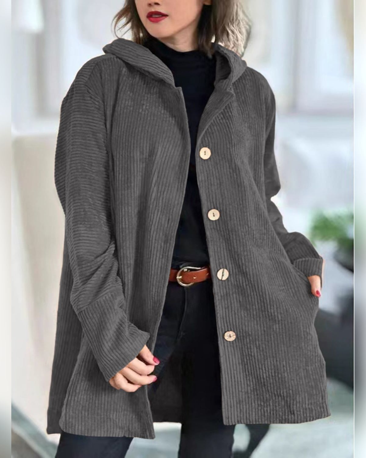 manteau femme mi-long à capuche boutonné en gris