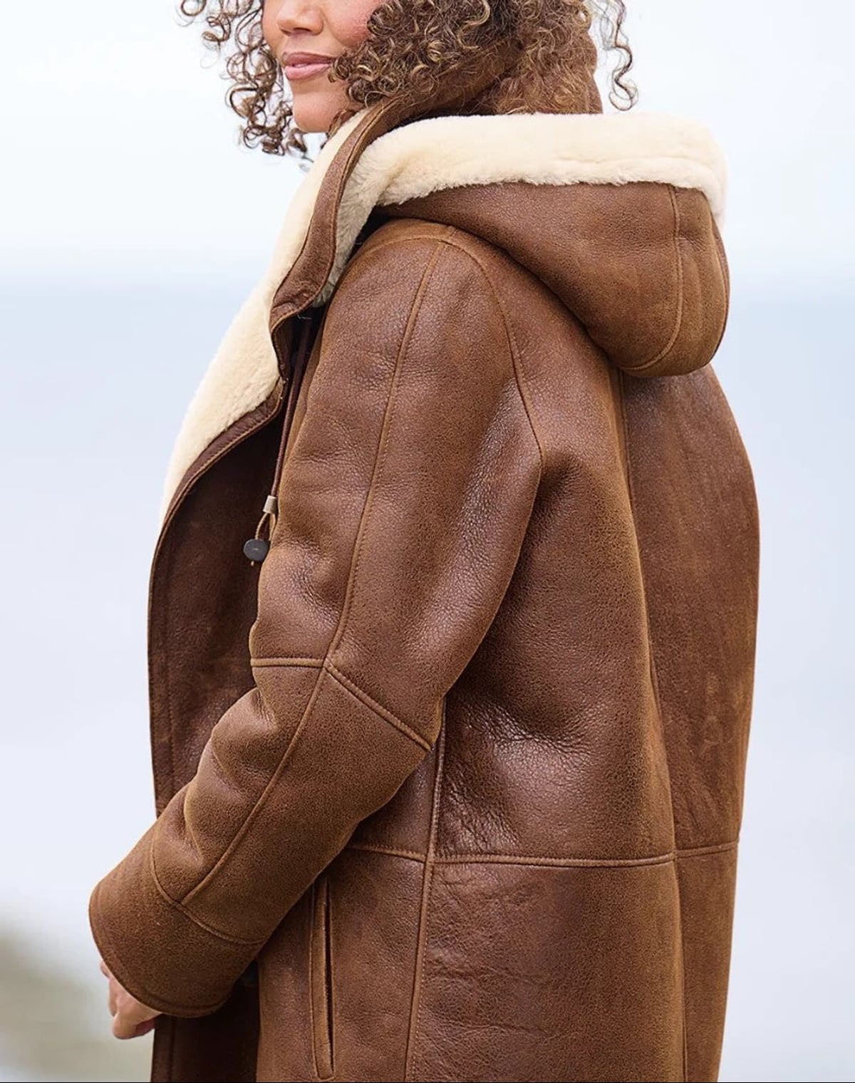 manteau femme mi-long à capuche (marron) en marron